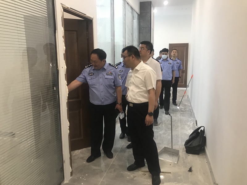 如皋市人民政府副市長、公安局長陳剛考察調(diào)研高鐵南站保安服務(wù)保障情況